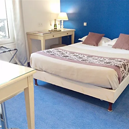 Du Mont Dore Batignolles Hotell