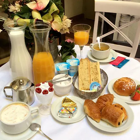 Du Mont Dore Batignolles Hotel 3*