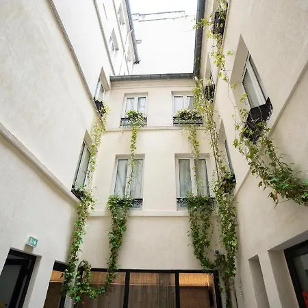 Du Mont Dore Batignolles Paris