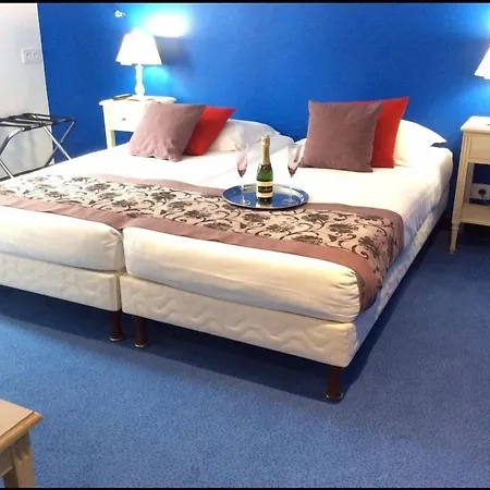 Du Mont Dore Batignolles 3* Paříž