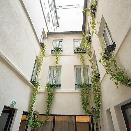 Du Mont Dore Batignolles Hotel 3*