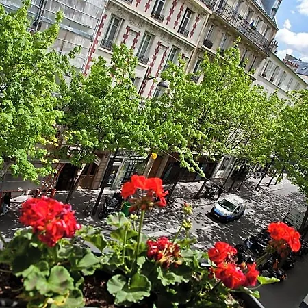 Du Mont Dore Batignolles 3* Paris