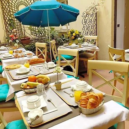 Du Mont Dore Batignolles Hotel