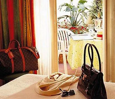 Hotel Du Mont Dore Batignolles 3*