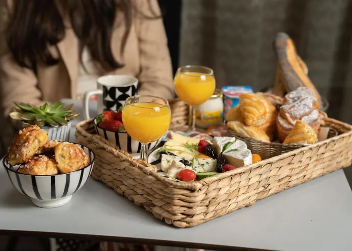 Hotel Du Mont Dore Batignolles