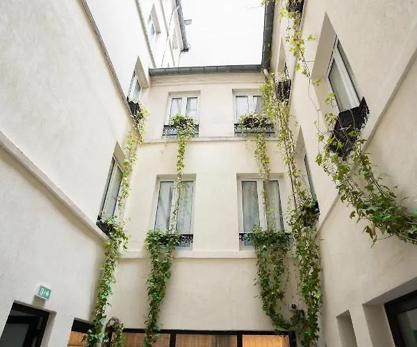 Du Mont Dore Batignolles Paris