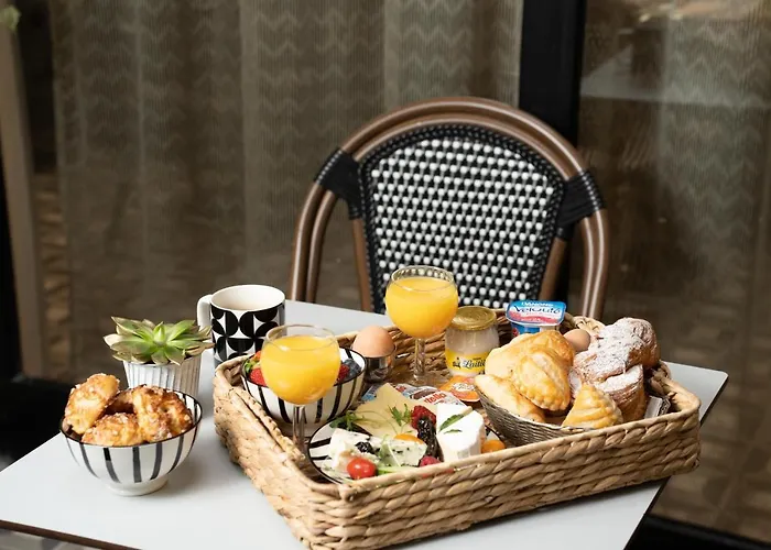 Du Mont Dore Batignolles Hotel