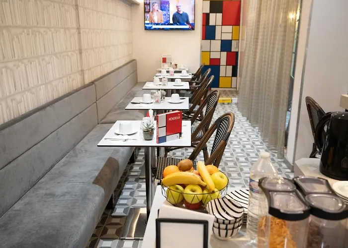 Du Mont Dore Batignolles Hotel