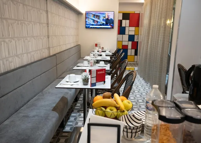 Du Mont Dore Batignolles Hotel
