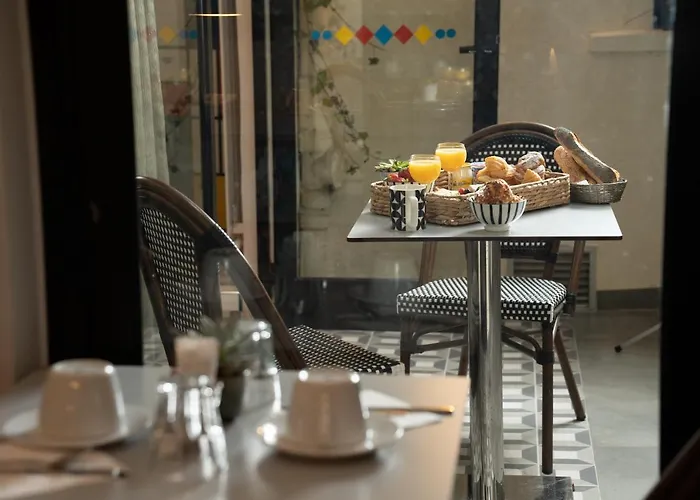 Hotel Du Mont Dore Batignolles