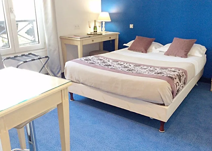 Du Mont Dore Batignolles Hotel