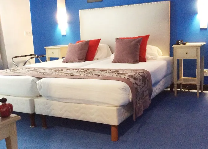 Hotel Du Mont Dore Batignolles 3*
