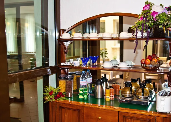 Hotel Du Mont Dore Batignolles Paris