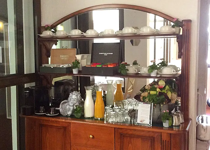 Du Mont Dore Batignolles Hotel 3*