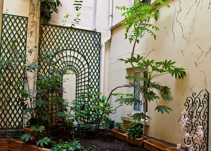 Du Mont Dore Batignolles 3* Paris