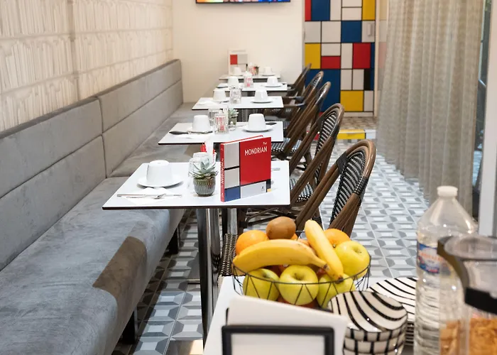 Hotel Du Mont Dore Batignolles