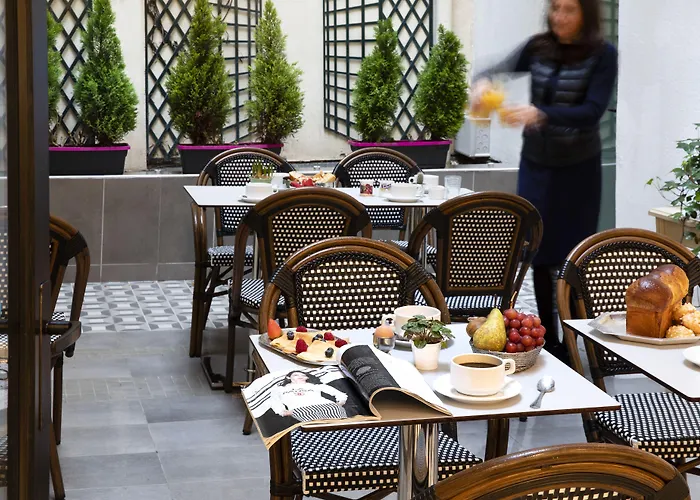 Hotel Du Mont Dore Batignolles 3*