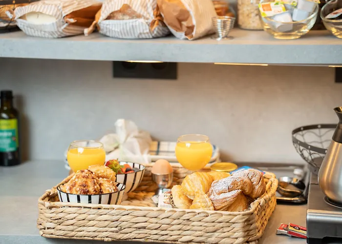 Du Mont Dore Batignolles Hotel